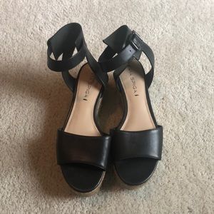 Via Spiga Black and Tan Espadrille Platform Wedges